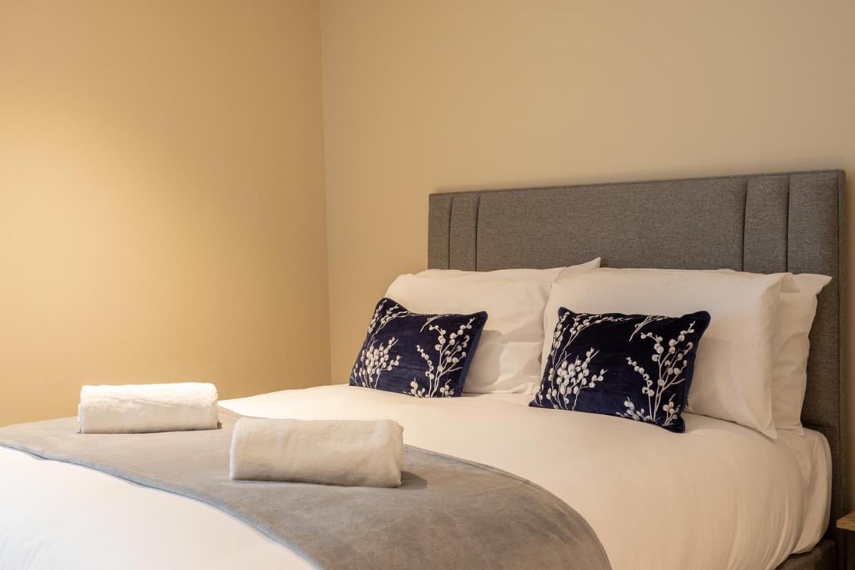 Luxury 2 Bedroom Apartment With Free Parking In The Heart Of 约克 外观 照片