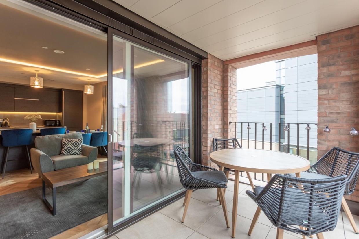 Luxury 2 Bedroom Apartment With Free Parking In The Heart Of 约克 外观 照片