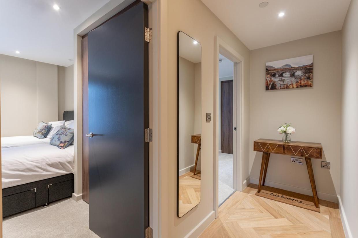 Luxury 2 Bedroom Apartment With Free Parking In The Heart Of 约克 外观 照片