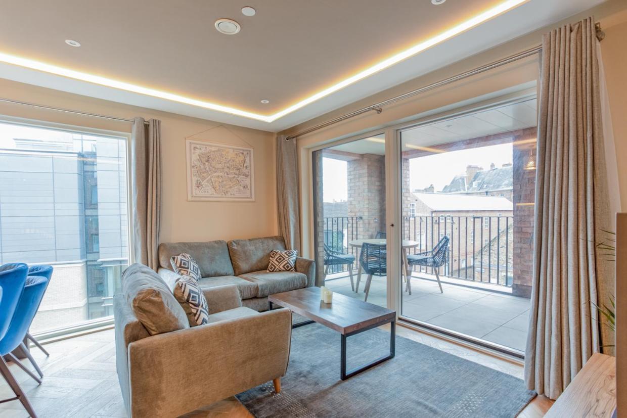 Luxury 2 Bedroom Apartment With Free Parking In The Heart Of 约克 外观 照片
