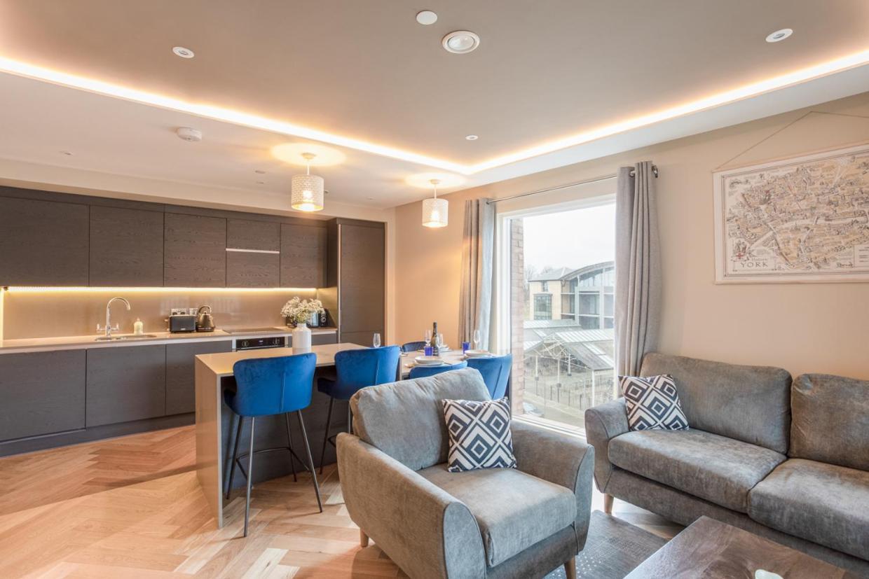 Luxury 2 Bedroom Apartment With Free Parking In The Heart Of 约克 外观 照片